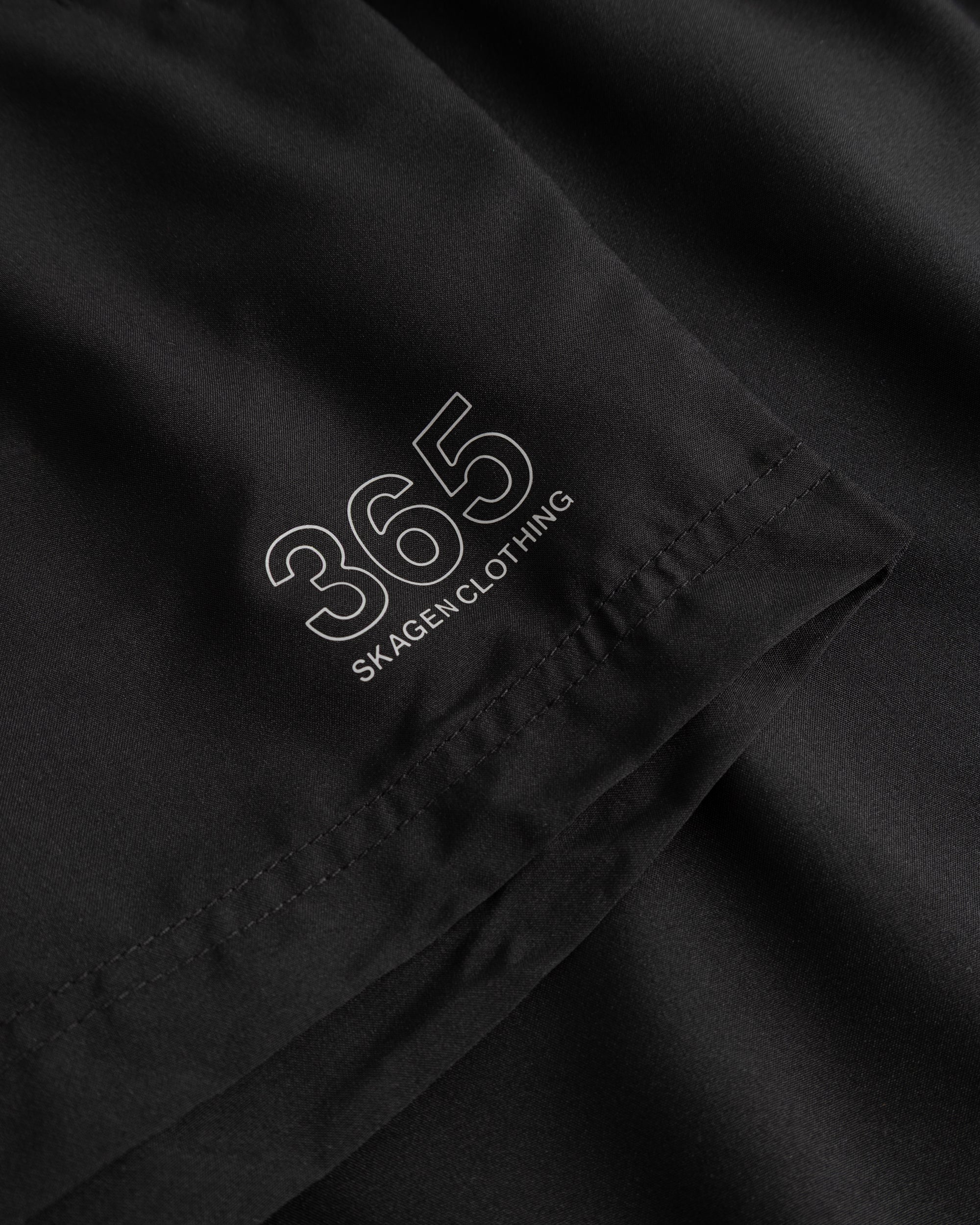 365 Short Black
