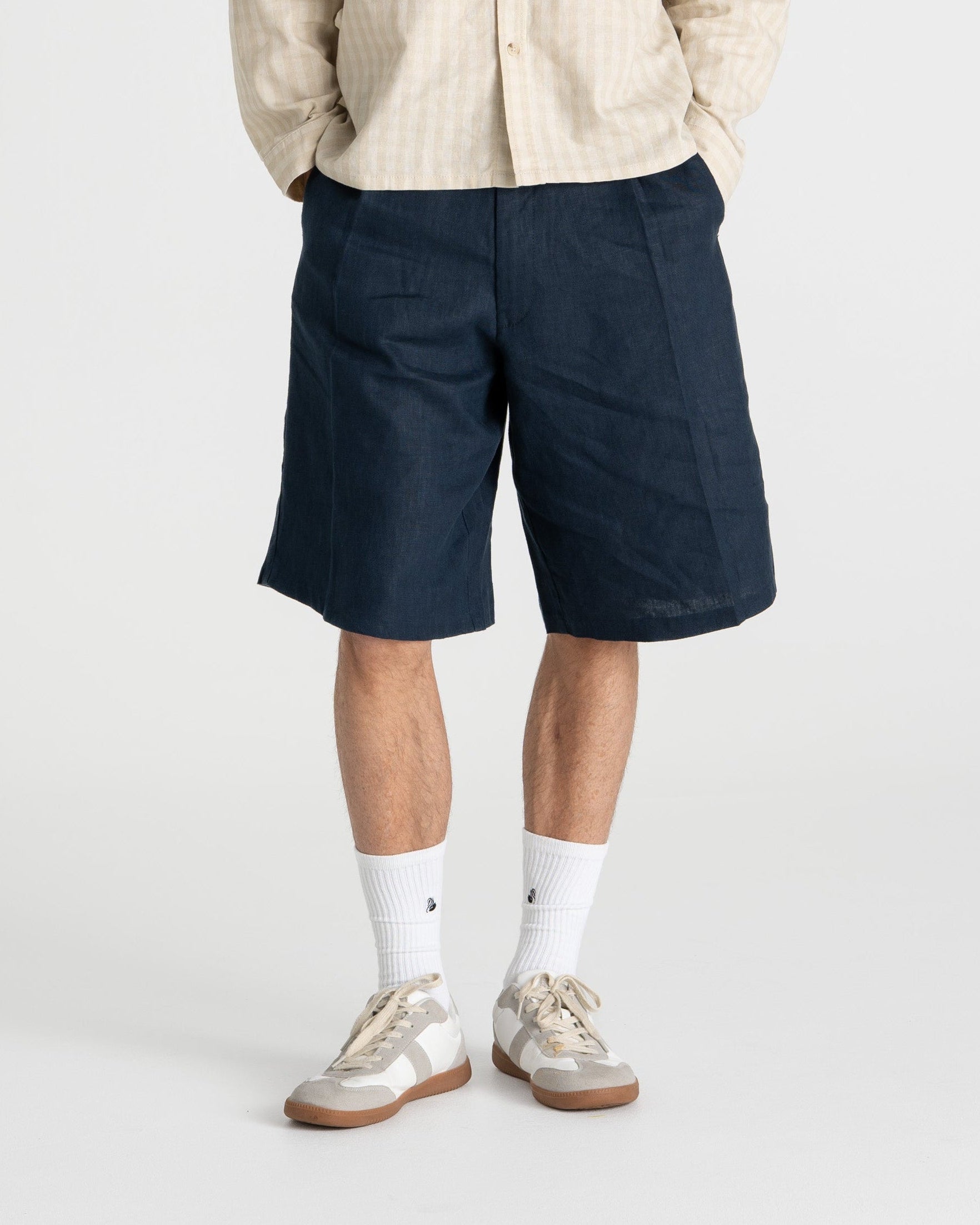 Pleated Baggy shorts Navy