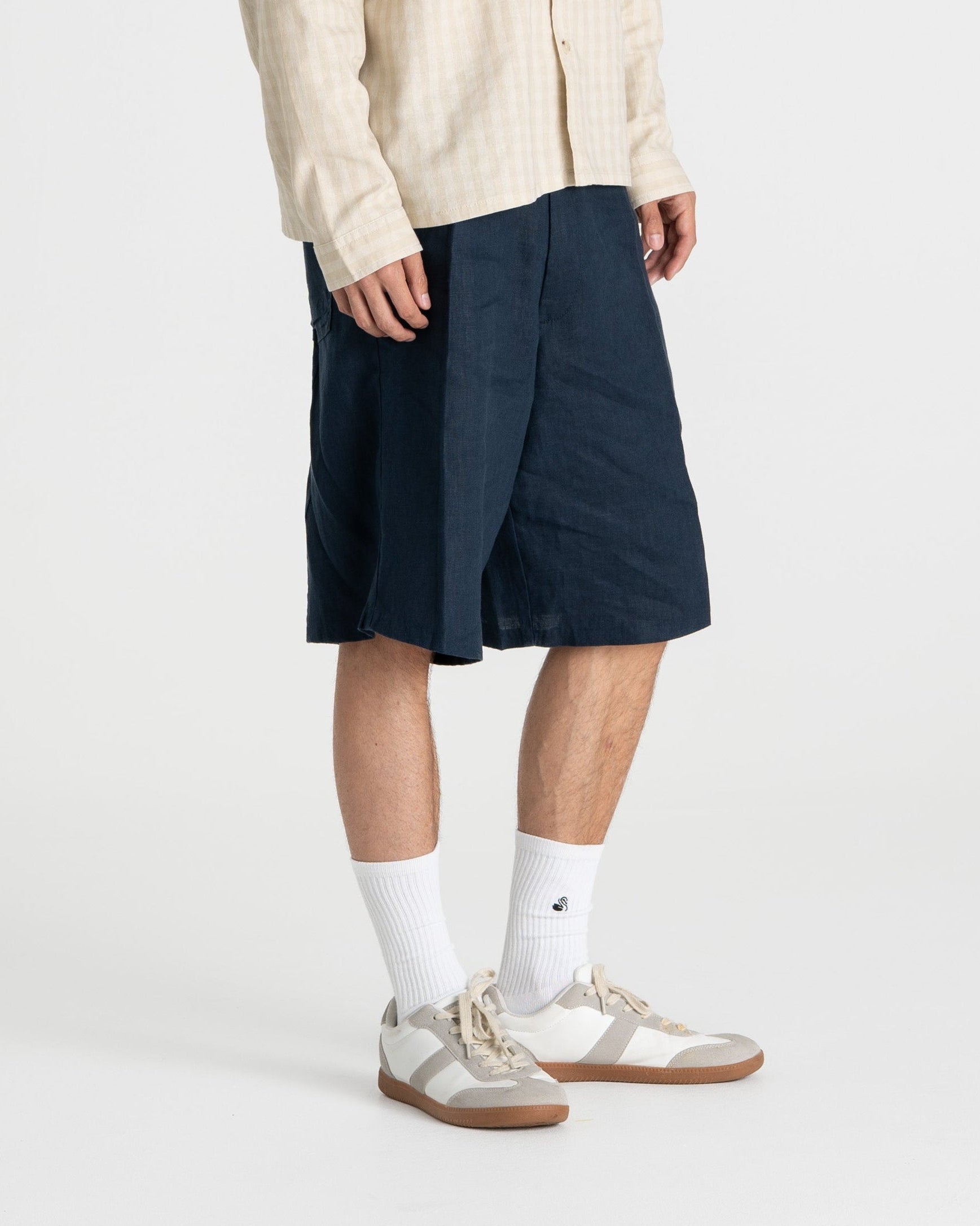 Pleated Baggy shorts Navy