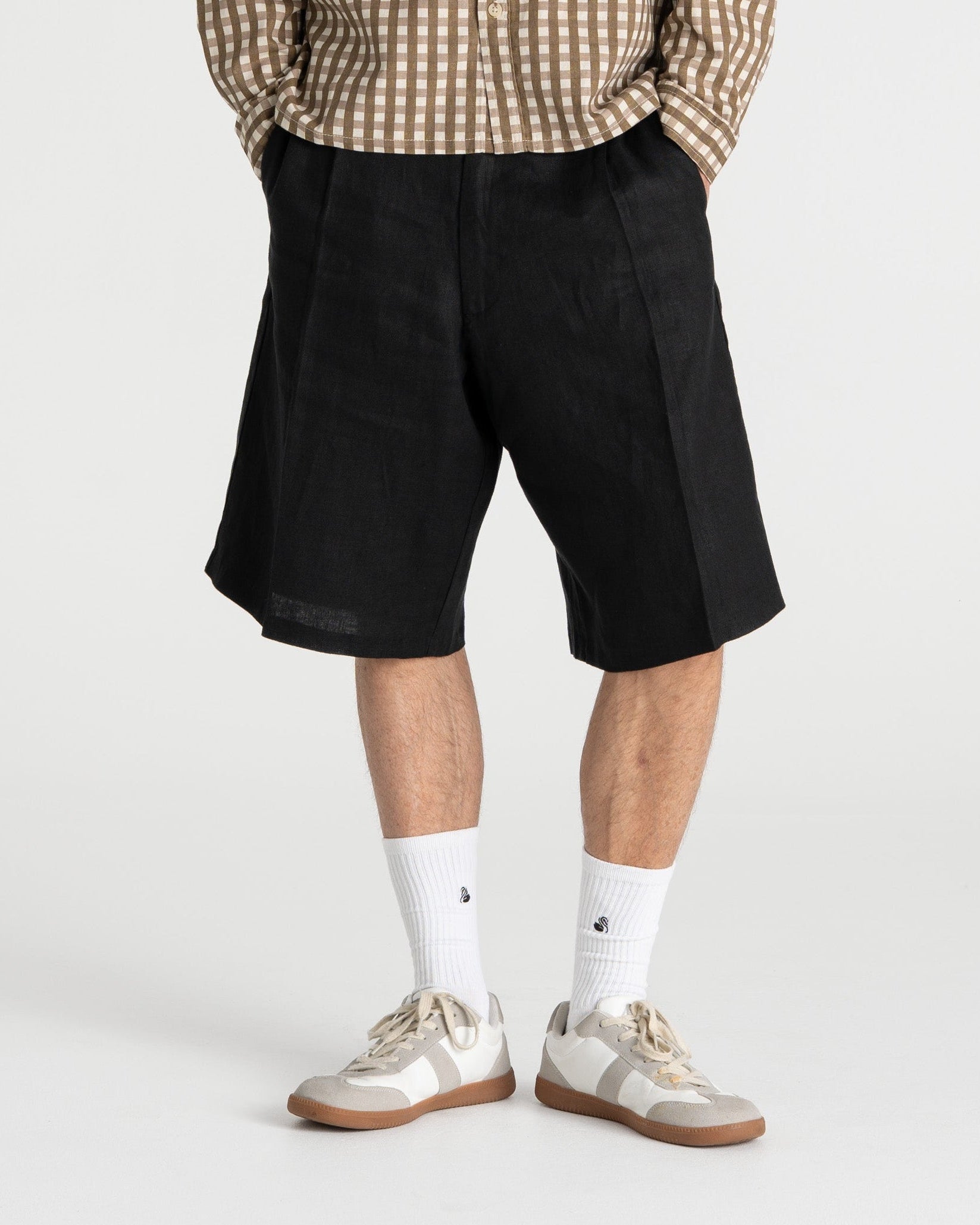 Pleated Baggy shorts Black